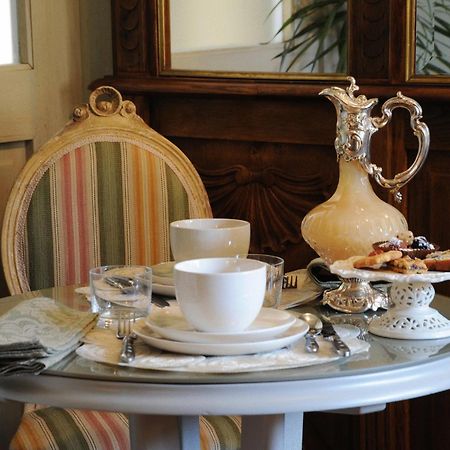 Palazzo Rocchi - Residenza D'Epoca Bed & Breakfast Лука Екстериор снимка