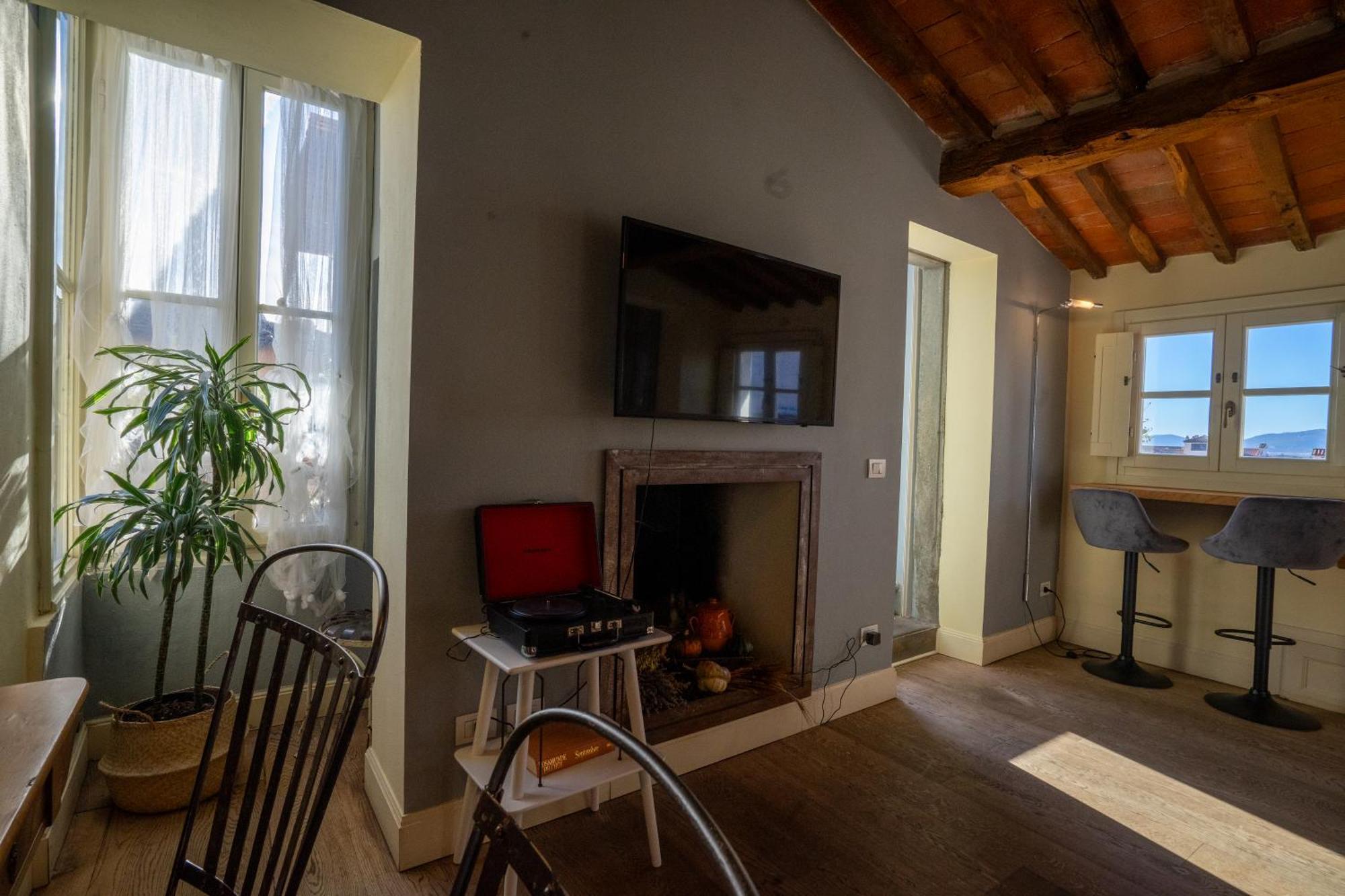 Palazzo Rocchi - Residenza D'Epoca Bed & Breakfast Лука Екстериор снимка