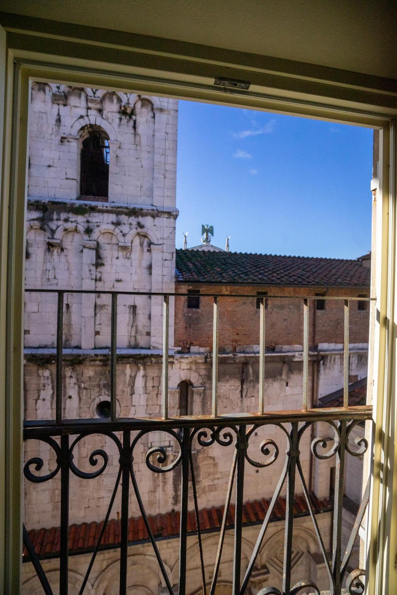 Palazzo Rocchi - Residenza D'Epoca Bed & Breakfast Лука Екстериор снимка