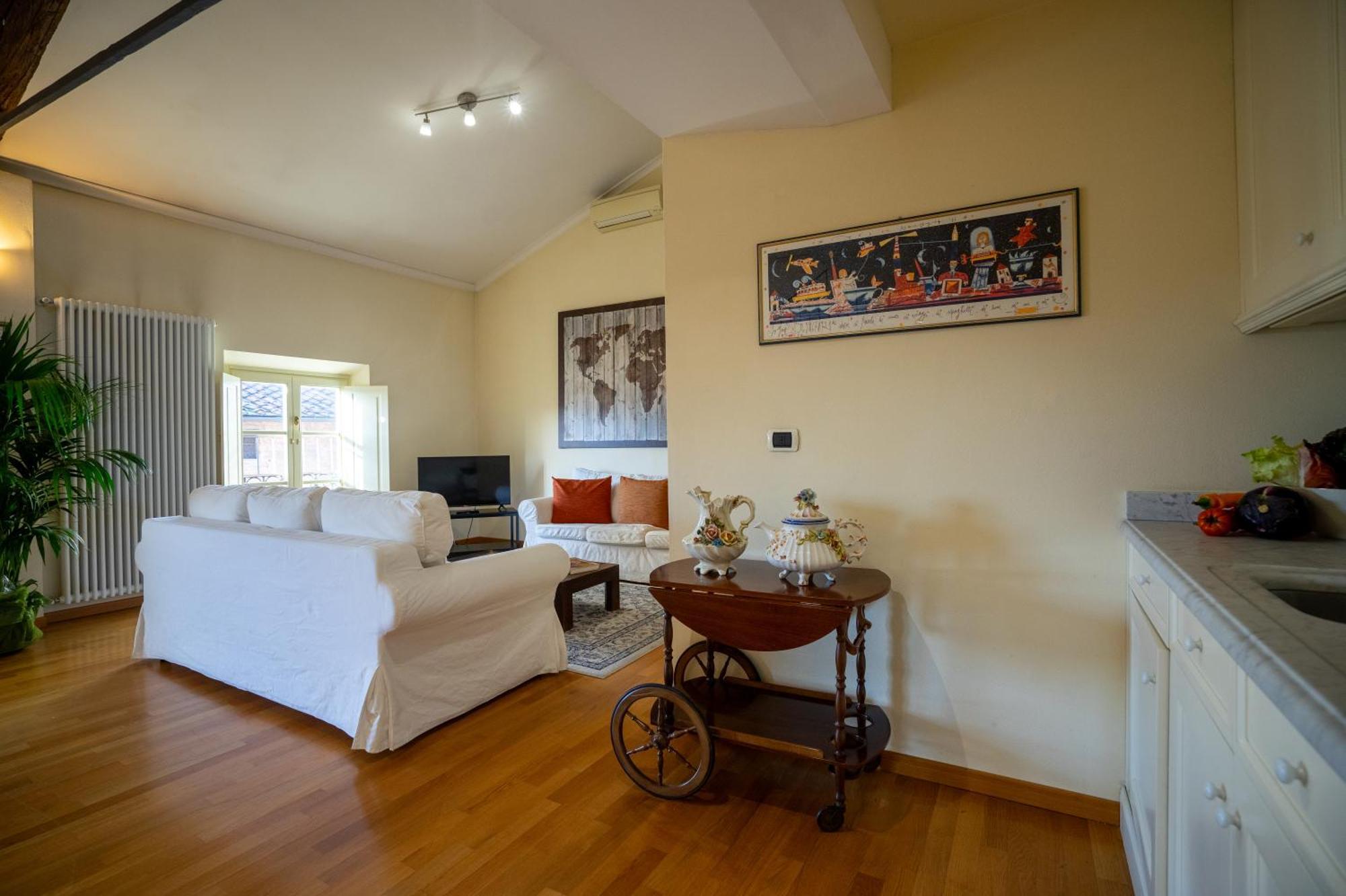 Palazzo Rocchi - Residenza D'Epoca Bed & Breakfast Лука Екстериор снимка