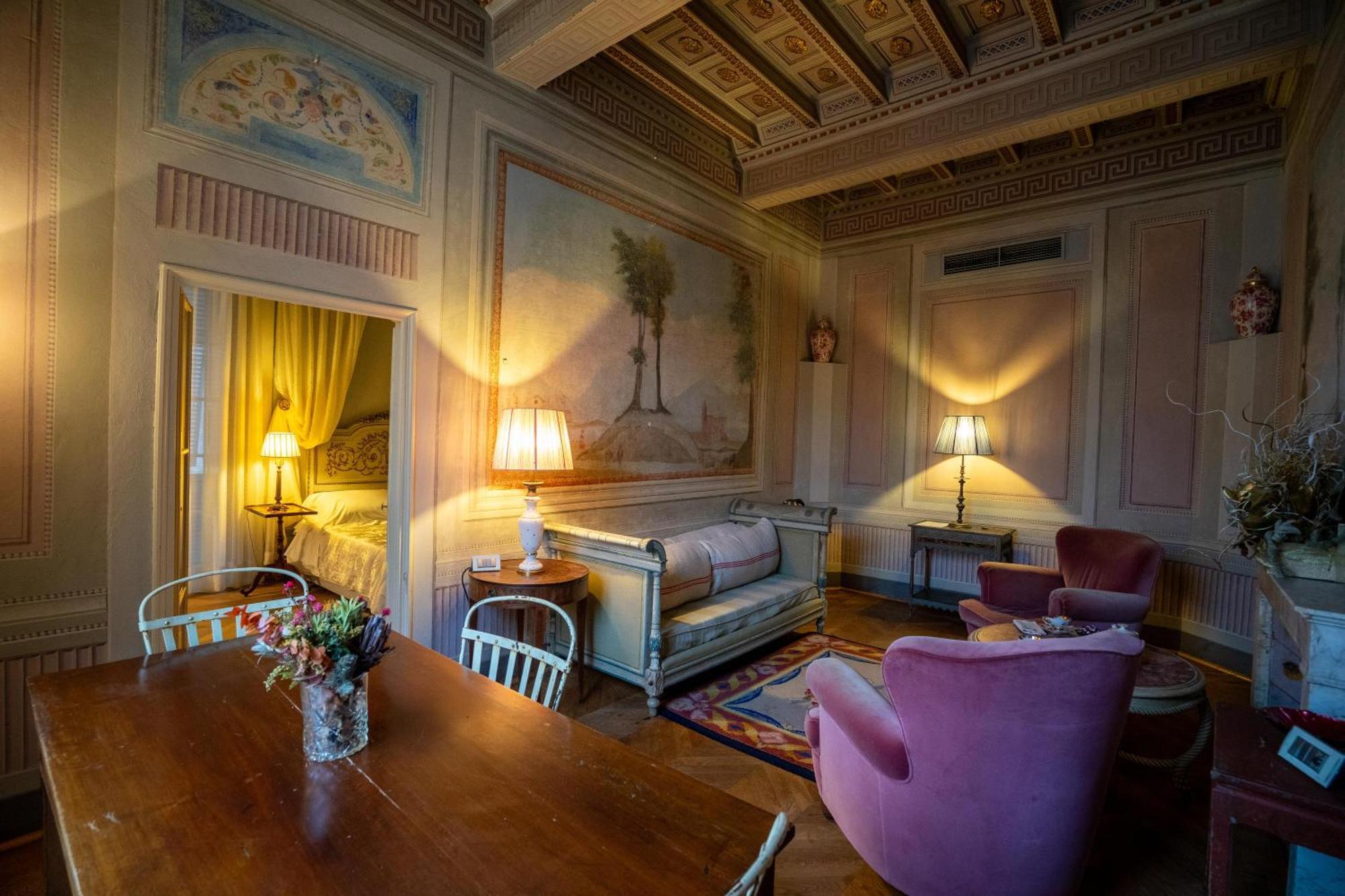 Palazzo Rocchi - Residenza D'Epoca Bed & Breakfast Лука Екстериор снимка
