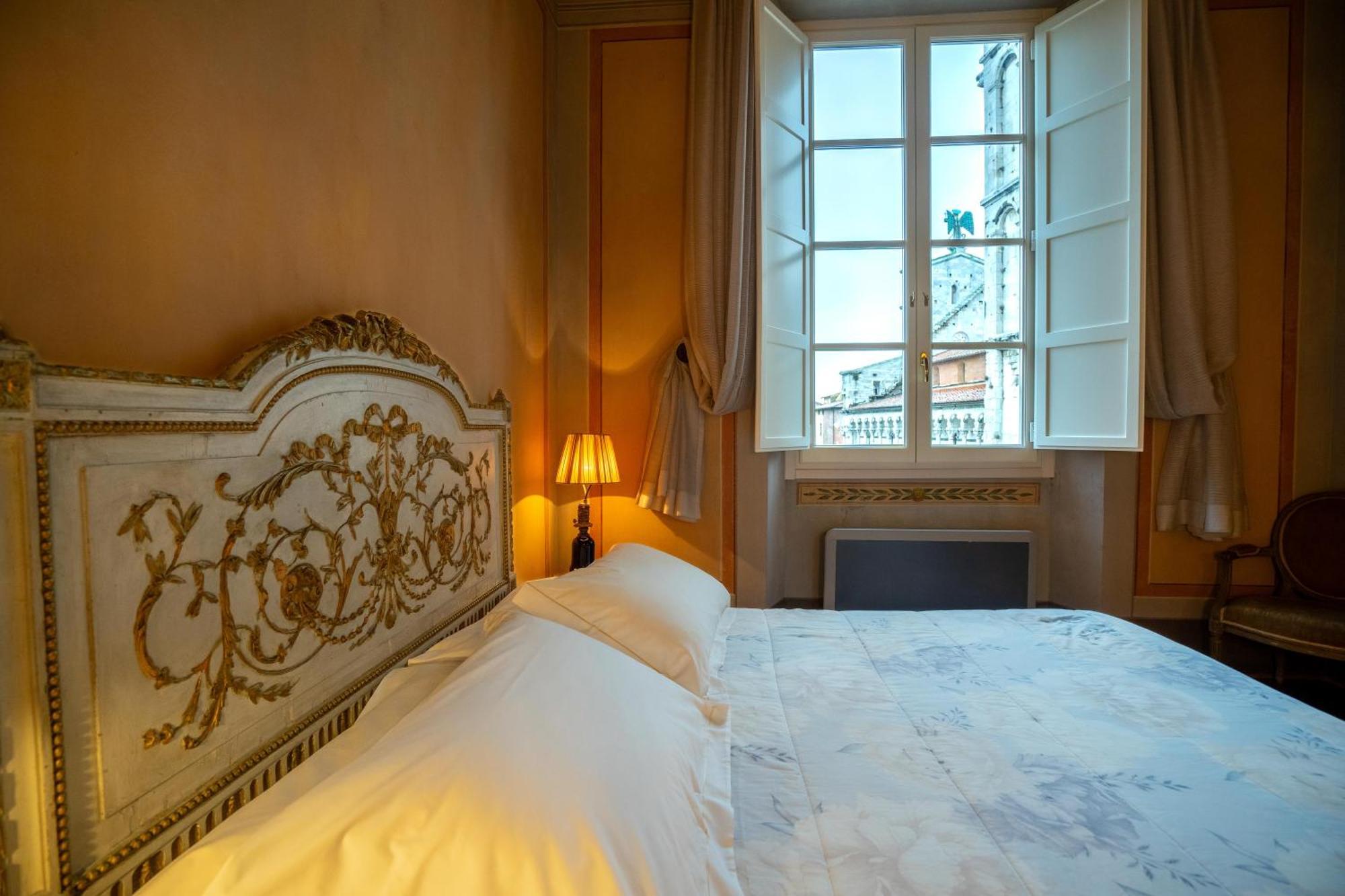Palazzo Rocchi - Residenza D'Epoca Bed & Breakfast Лука Екстериор снимка