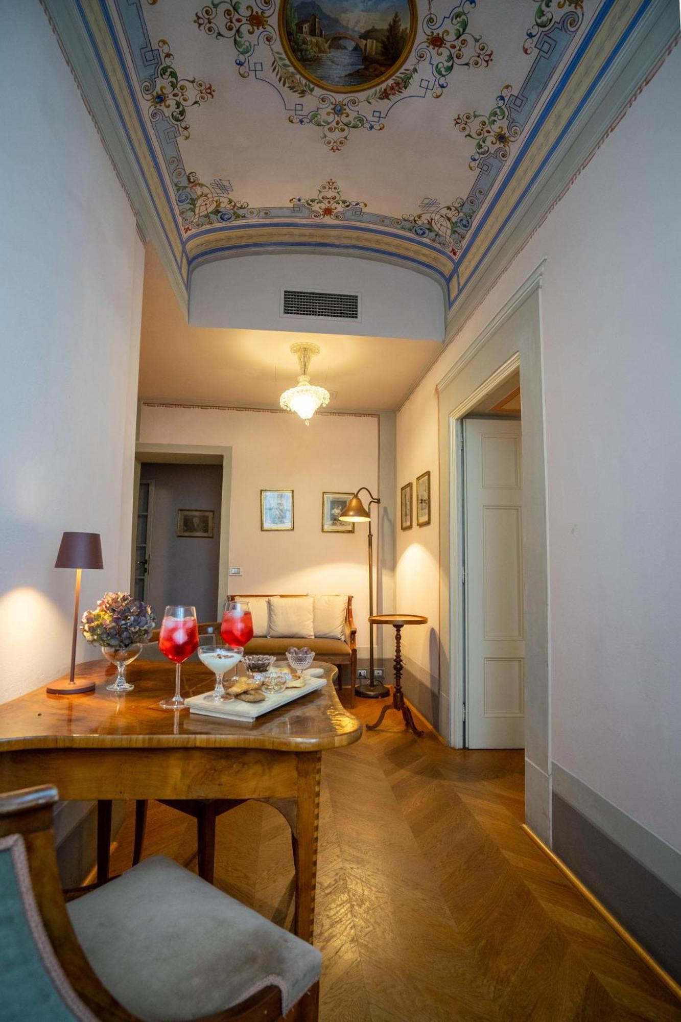 Palazzo Rocchi - Residenza D'Epoca Bed & Breakfast Лука Екстериор снимка