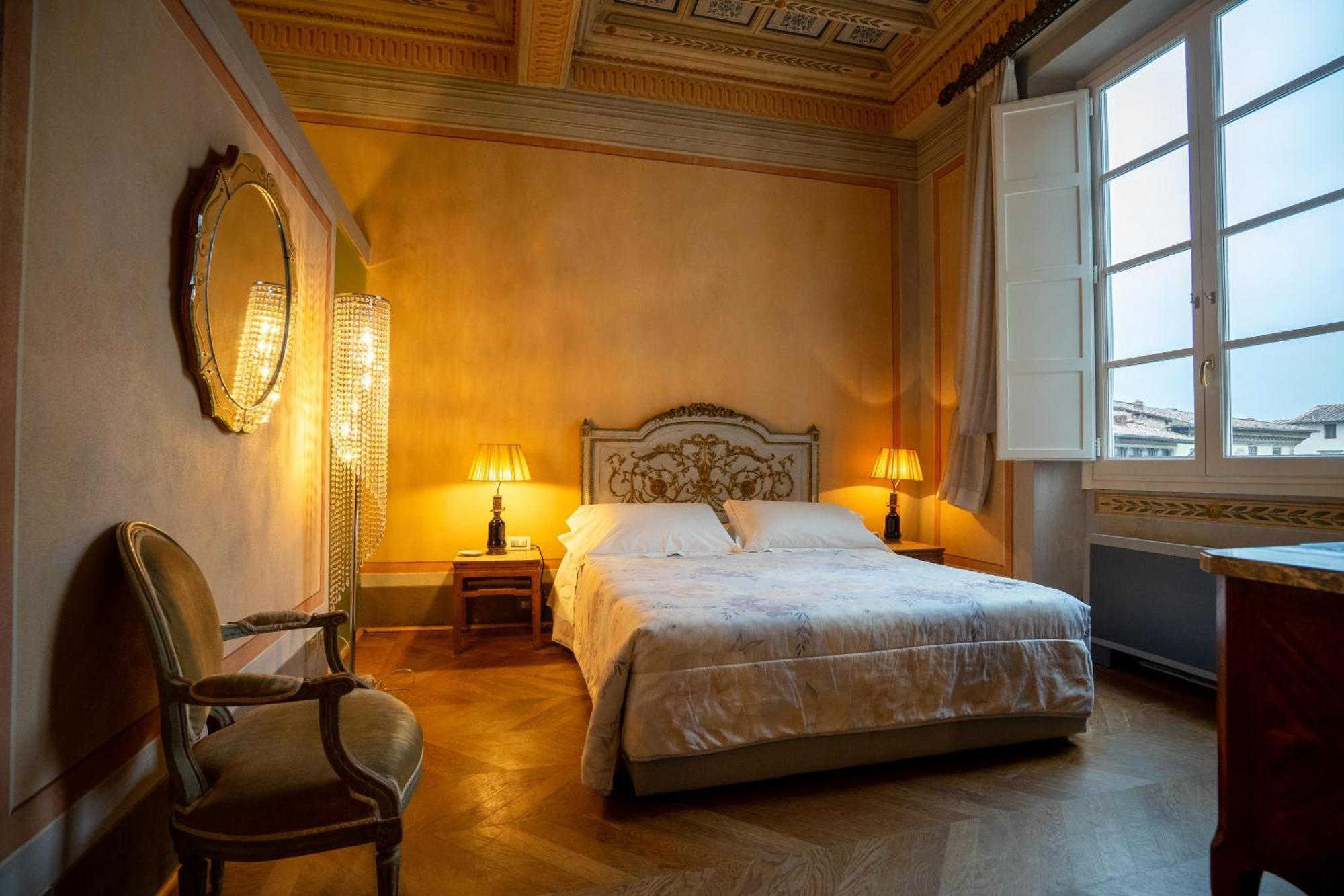 Palazzo Rocchi - Residenza D'Epoca Bed & Breakfast Лука Екстериор снимка